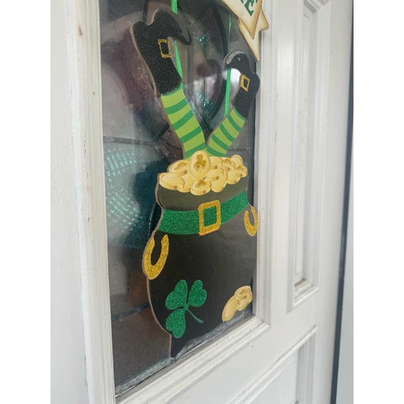 18" Saint Patricks Day Glitter Hanging Leprechaun Wall Wreath Welcome Door Decor - Picture 4 of 5
